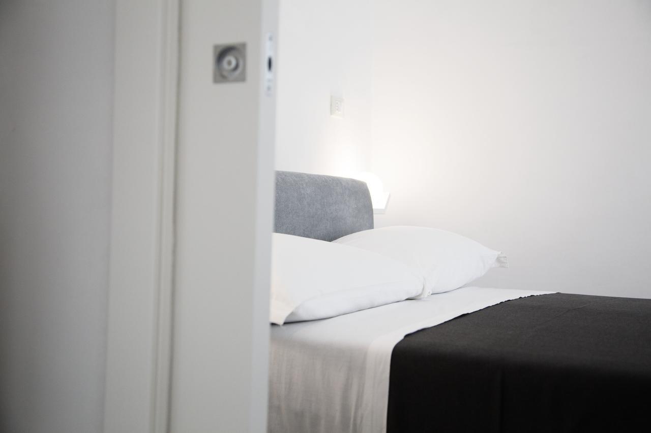 Tre Archi Apartment & Relais Полиньяно-а-Маре Экстерьер фото