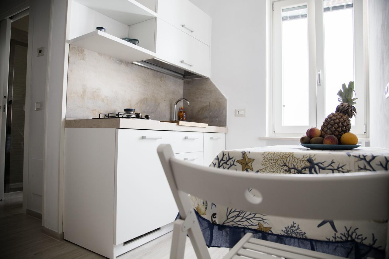 Tre Archi Apartment & Relais Полиньяно-а-Маре Экстерьер фото